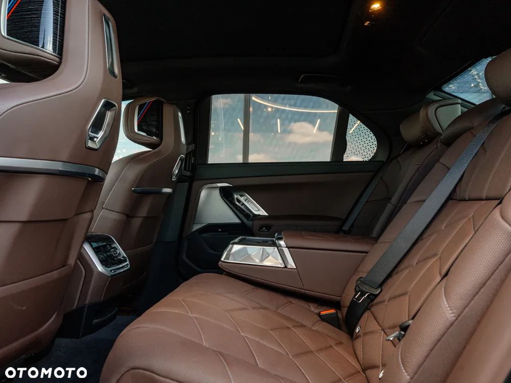 BMW Seria 7 740d xDrive - 14