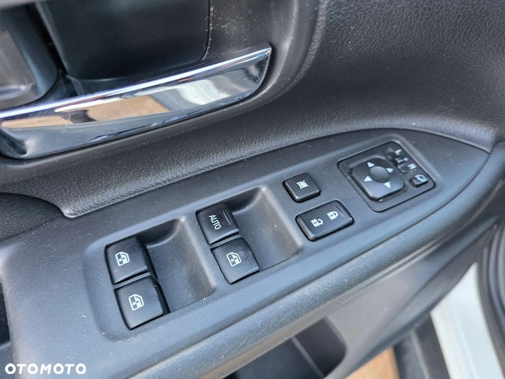 Mitsubishi Outlander - 26