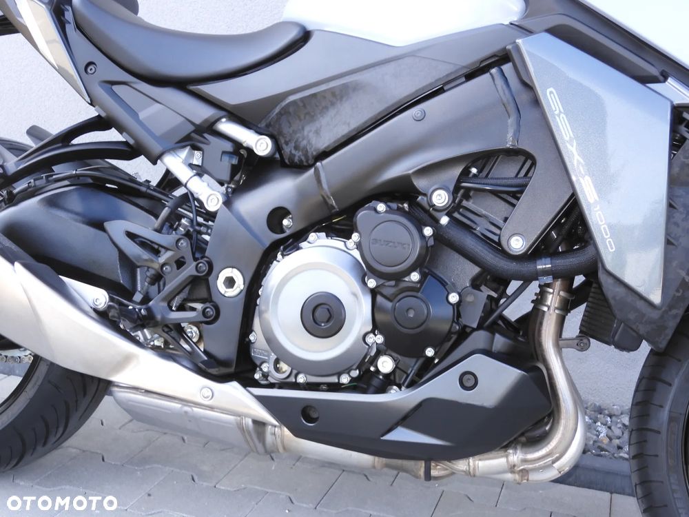 Suzuki GSX 1000 - 7
