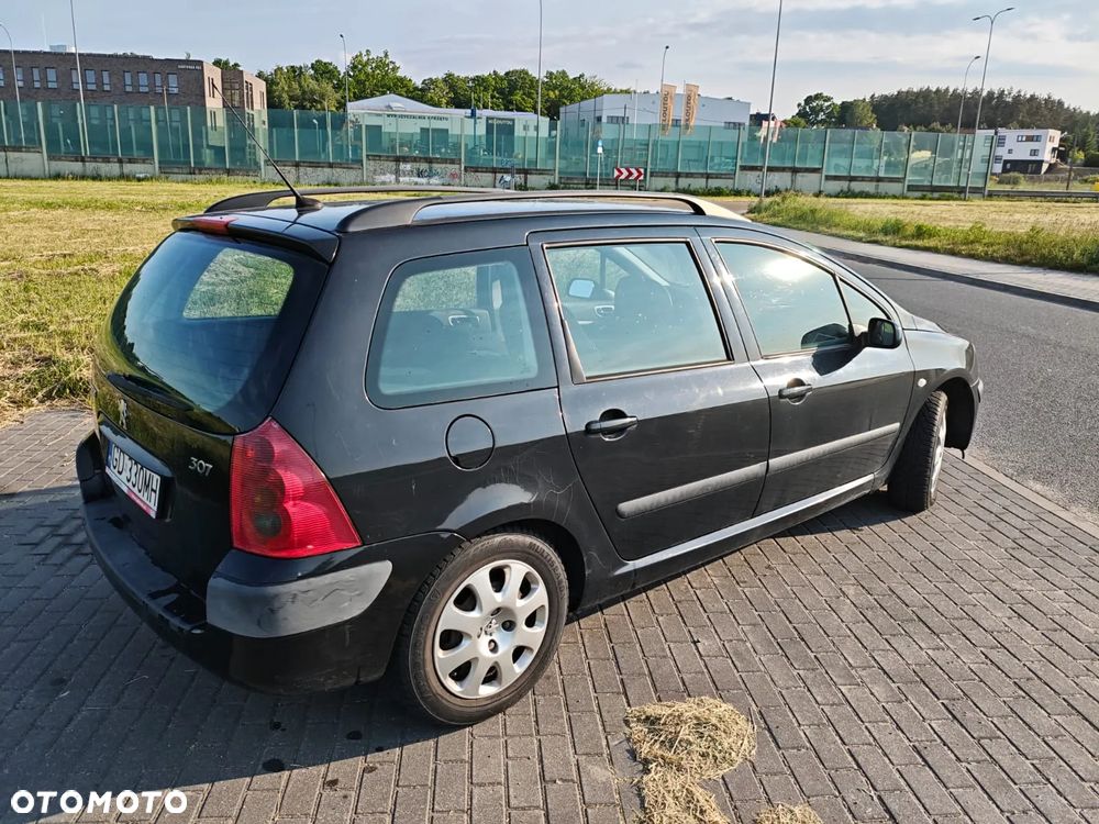 Peugeot 307 1.4 XR - 4