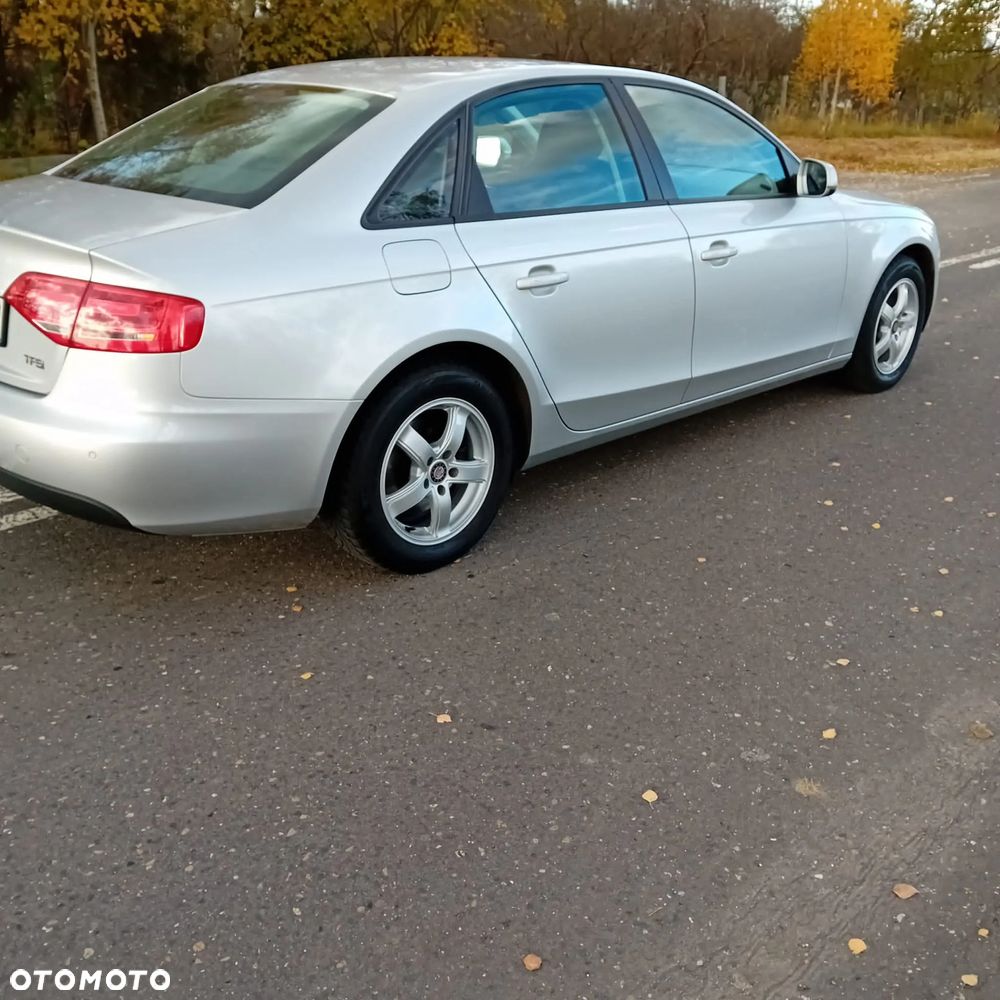 Audi A4 Limousine - 3