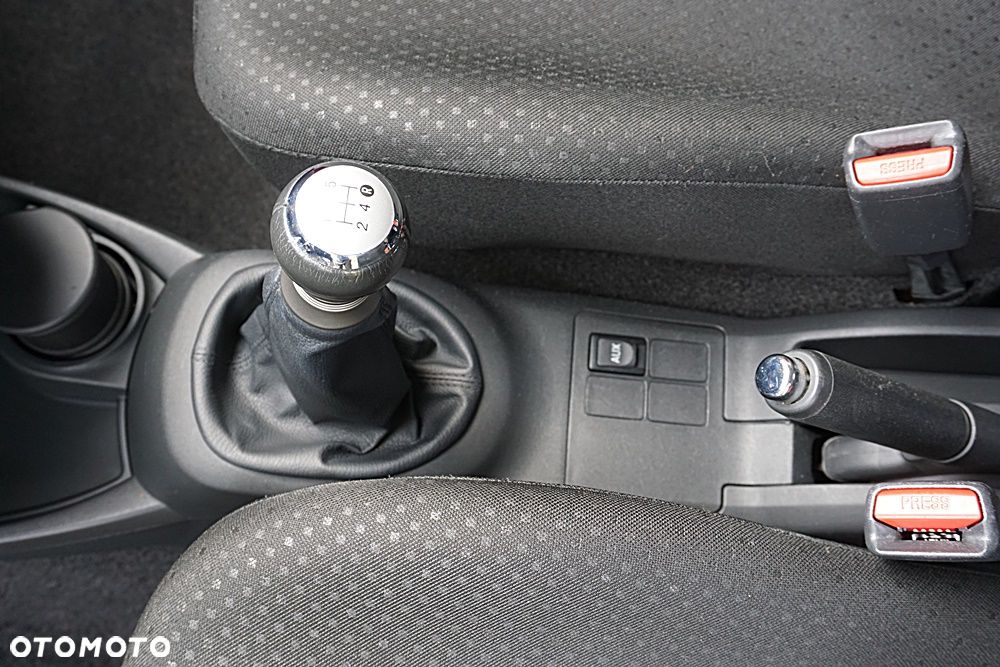 Toyota Yaris - 36