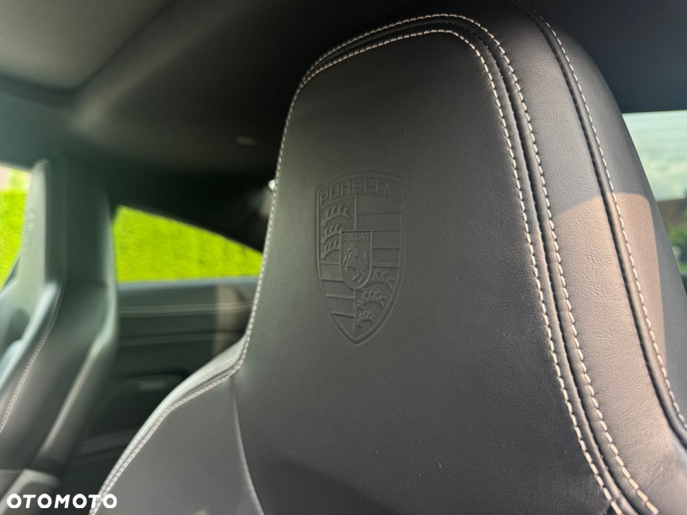 Porsche 911 Carrera 4S - 14
