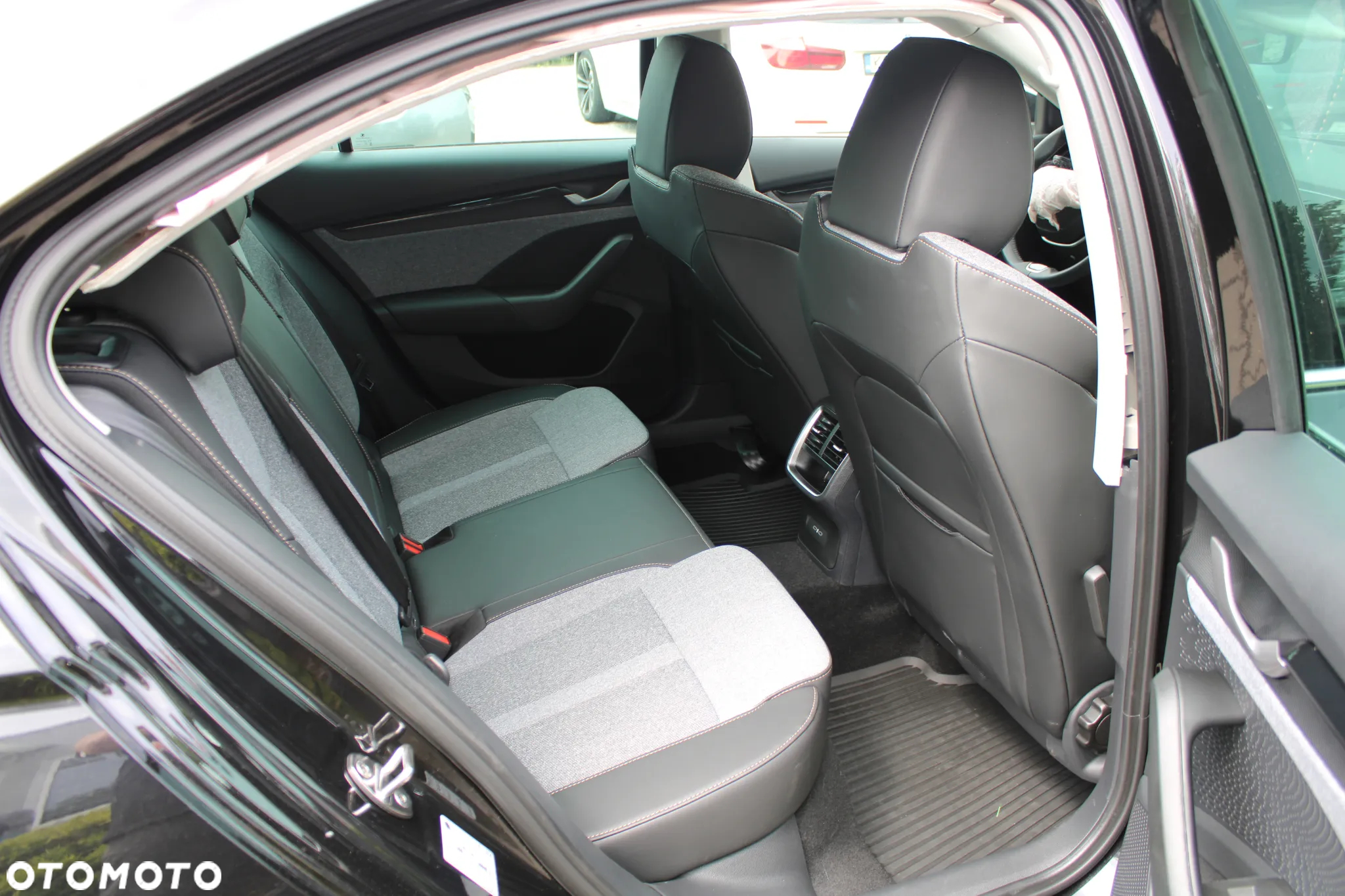 Skoda Octavia 2.0 TDI Selection DSG - 14