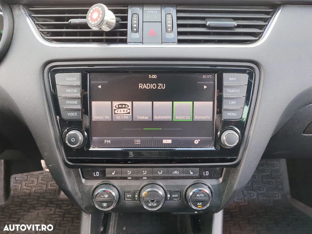 Skoda Octavia 2.0 TSI DSG RS - 14