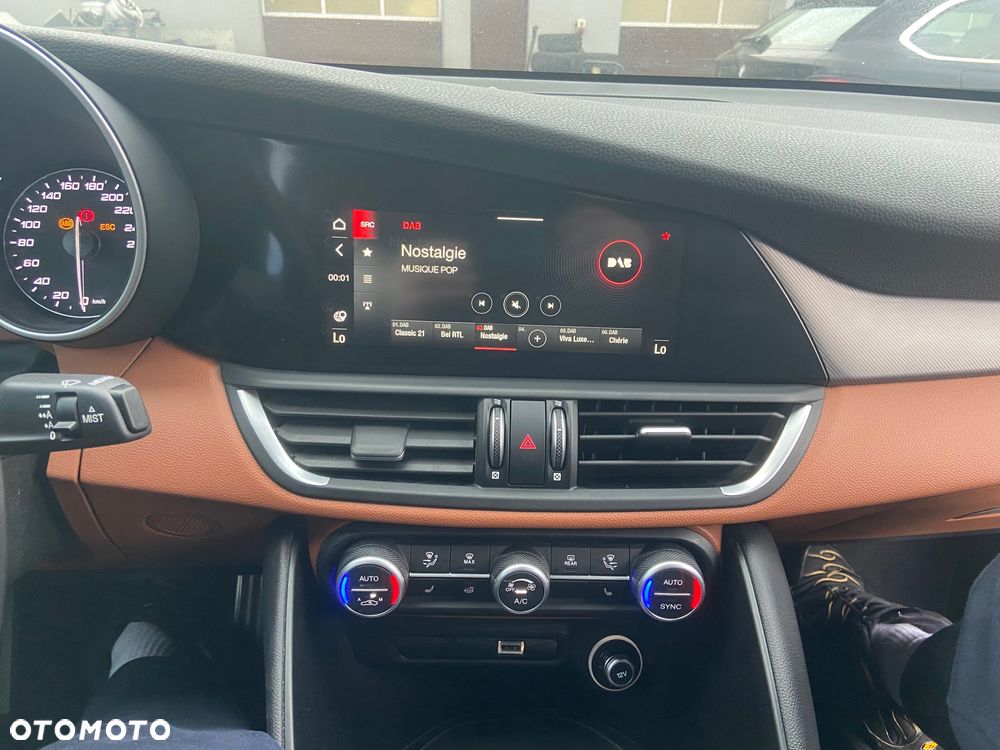 Alfa Romeo Giulia 2.2 Diesel AT8 Business - 14