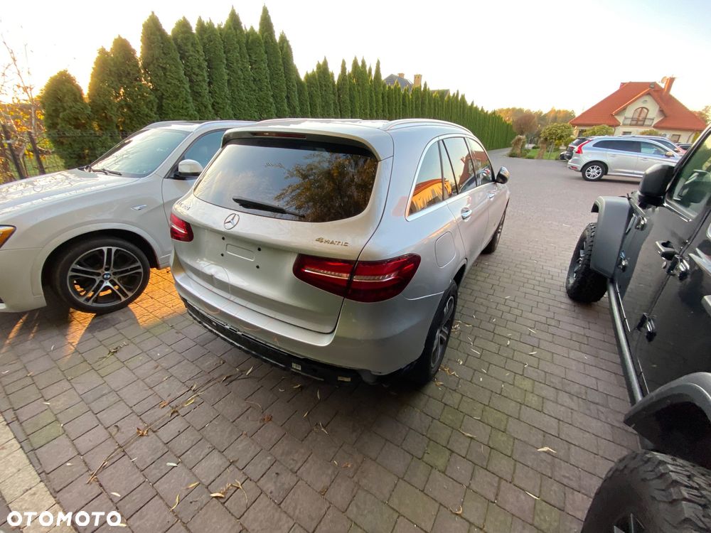 Mercedes-Benz GLC - 40