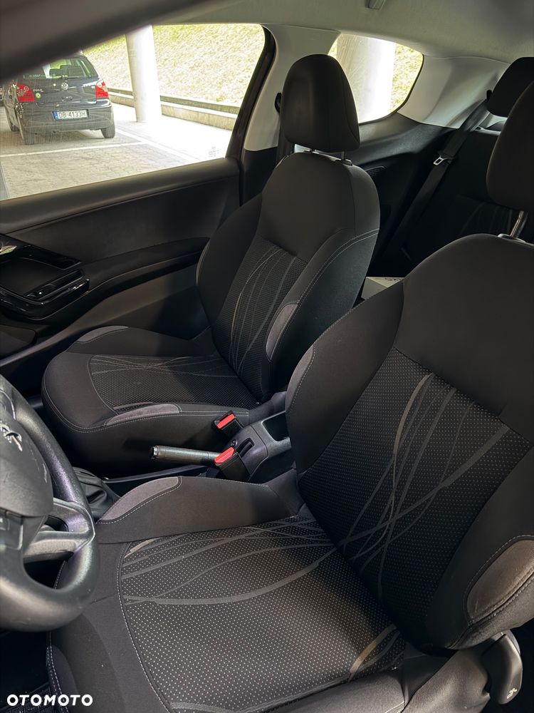 Peugeot 208 1.2 PureTech Active - 10