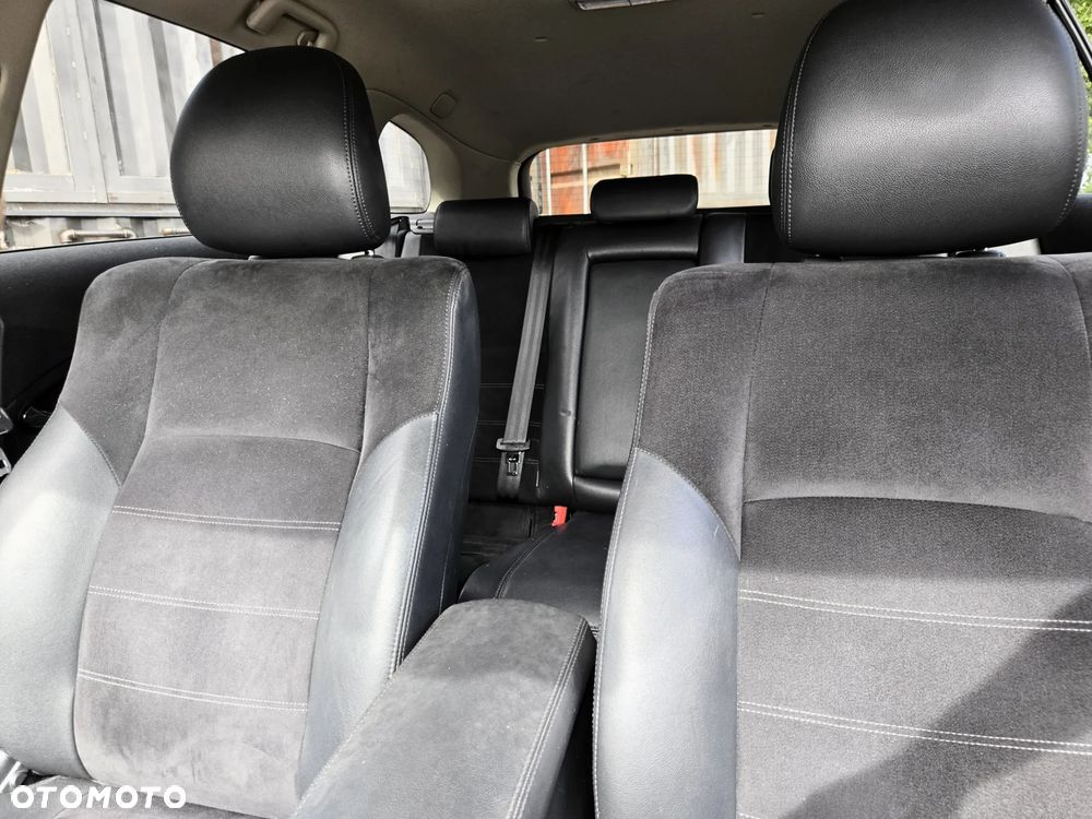 Toyota Avensis 2.0 Prestige EU5 MS - 20