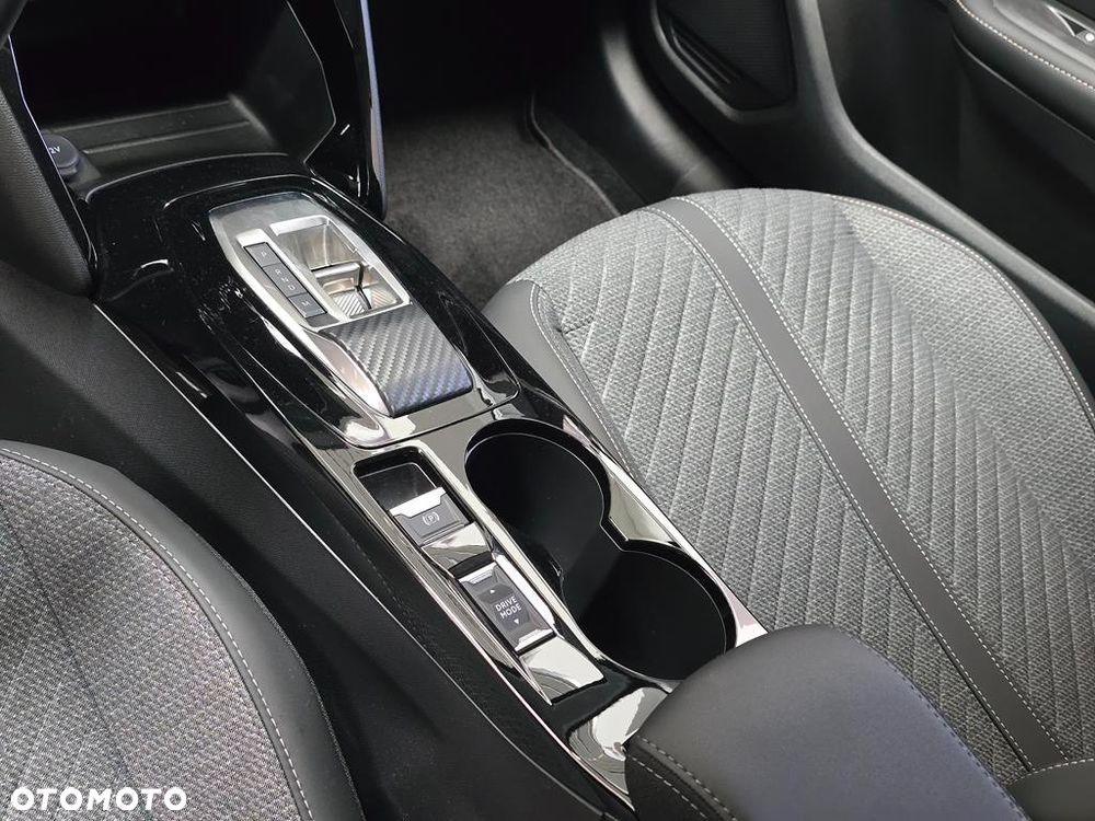 Peugeot 208 - 19