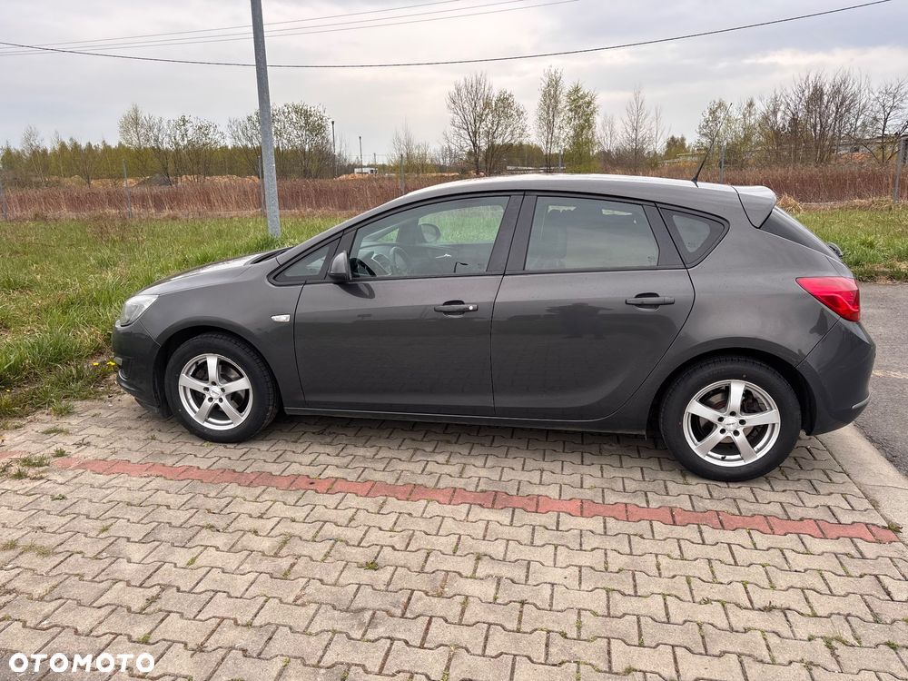 Opel Astra 1.6 Essentia - 16