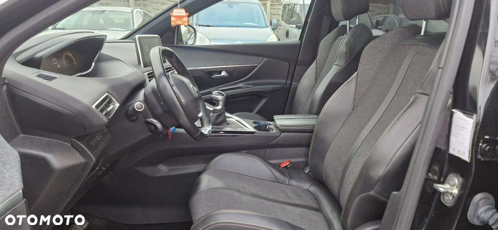 Peugeot 5008 - 17