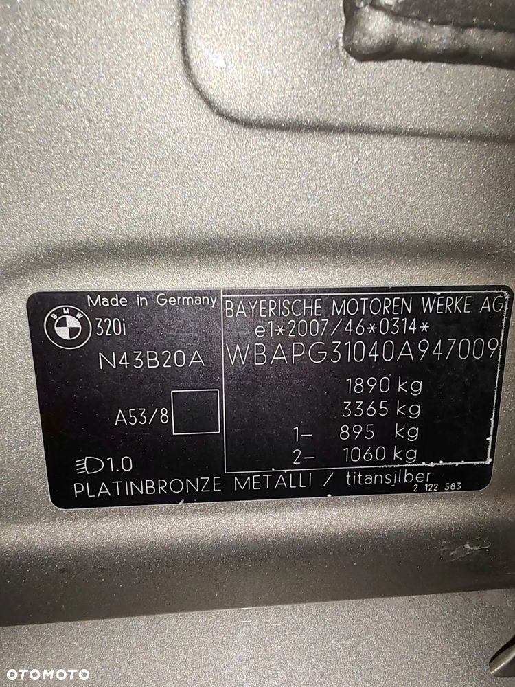 BMW Seria 3 320i - 29