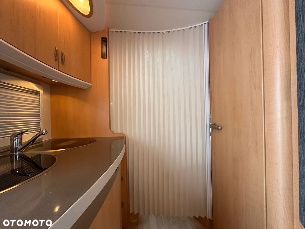 Hobby 460 UL z przedsionkiem Isabella i napędem. DMC 1400 KG !!! - 28