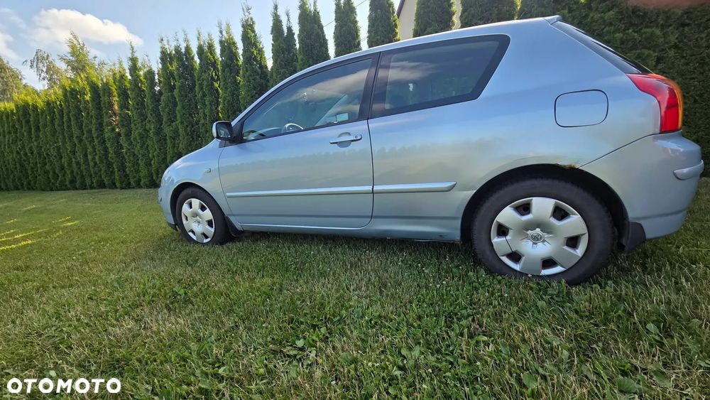 Toyota Corolla - 2