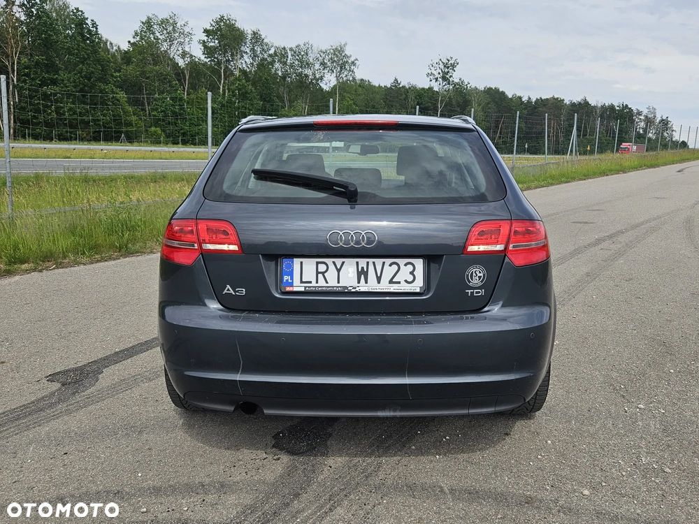 Audi A3 Sportback 2.0 TDI DPF Ambiente - 4
