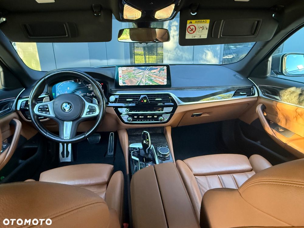 BMW Seria 5 530i xDrive mHEV M Sport sport - 39