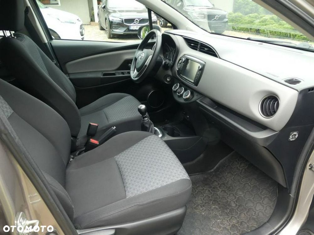 Toyota Yaris - 12