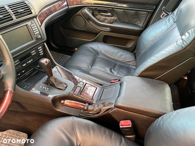 BMW Seria 5 - 10