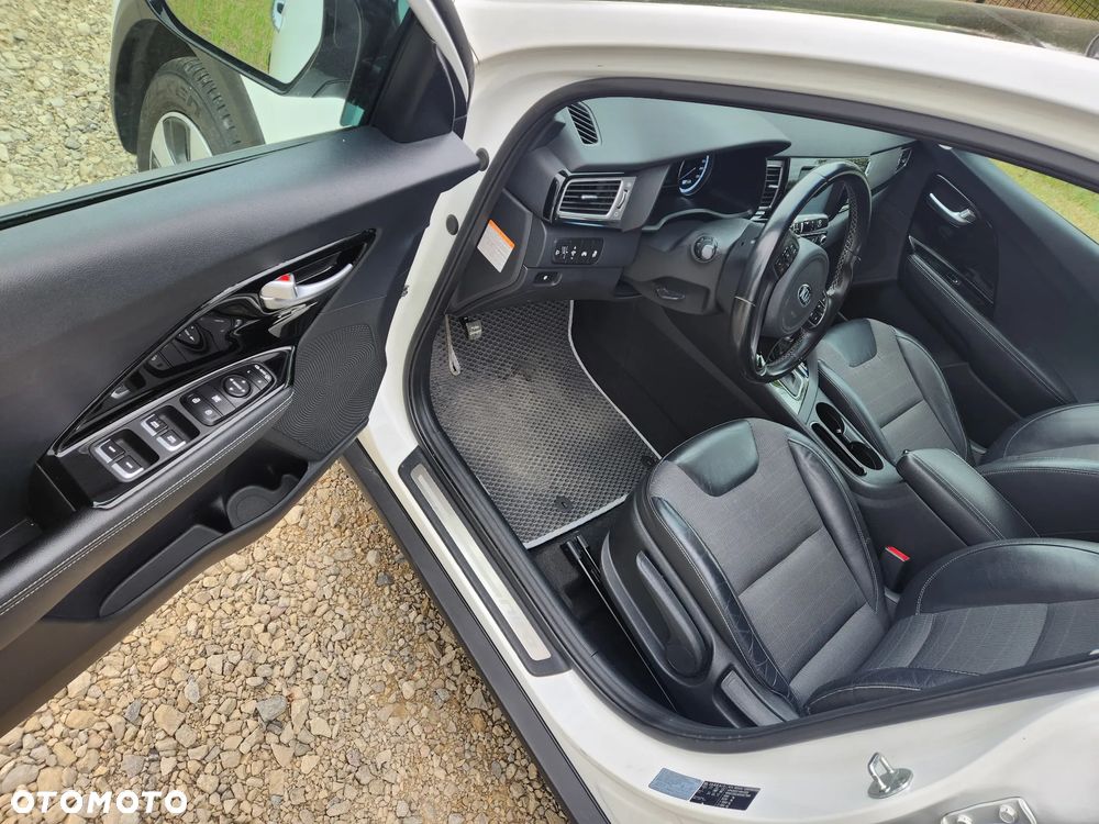 Kia Niro 1.6 GDI Hybrid L - 14