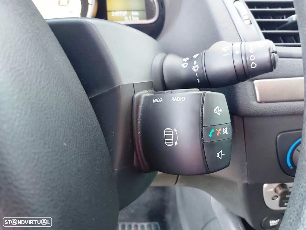 Renault mégane 1.5 dci iii hatchback - 37