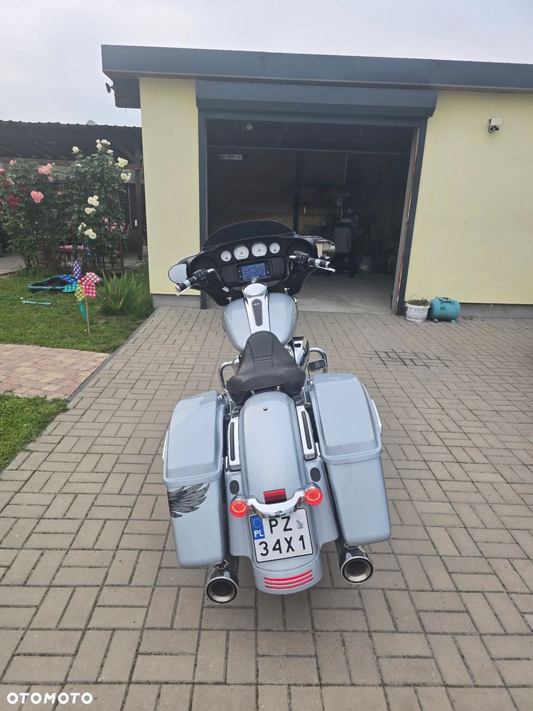 Harley-Davidson Touring Street Glide - 10