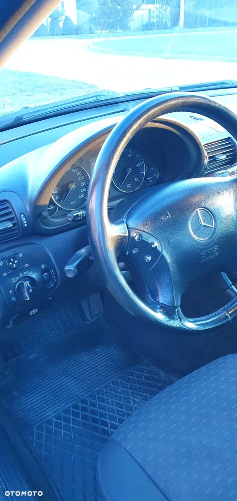 Mercedes-Benz Klasa C 270 CDI Elegance - 9