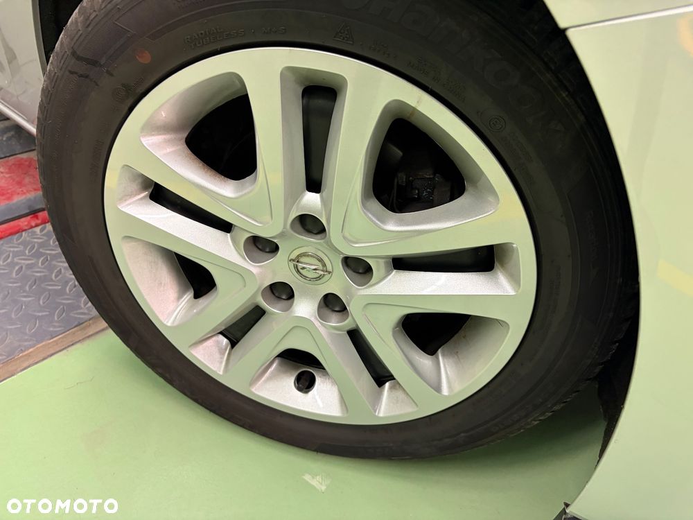 Opel Astra 1.4 Turbo Business - 37