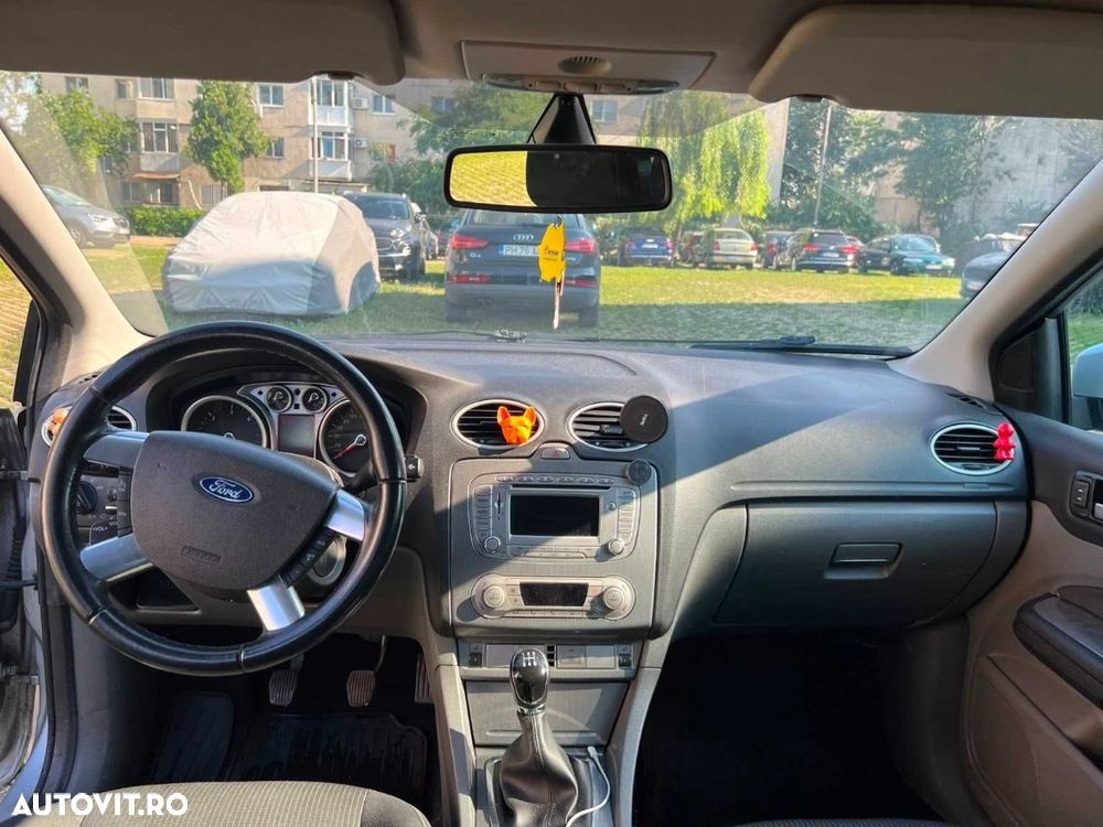 FORD Focus 2010 — imagine 6