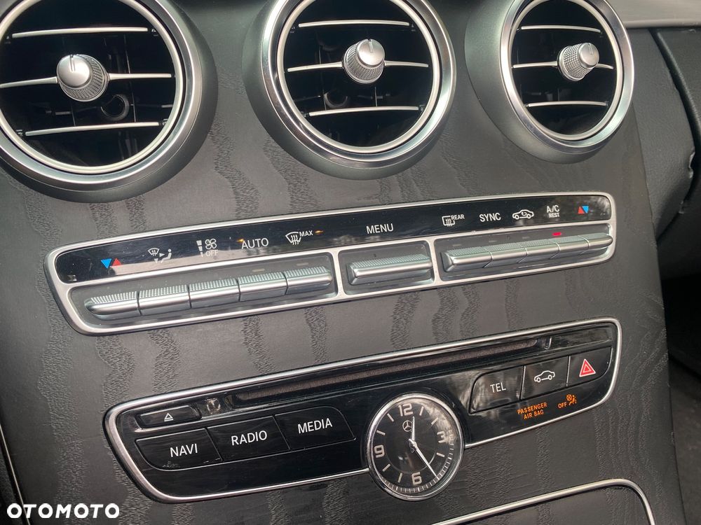 Mercedes-Benz Klasa C AMG 43 4-Matic - 40