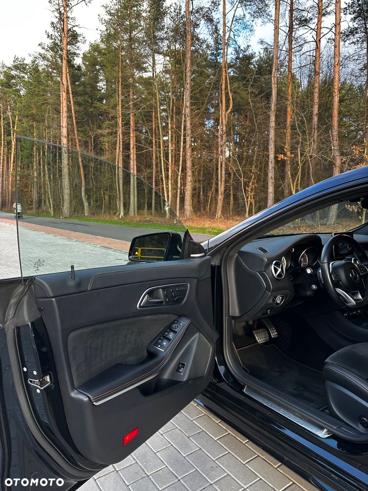Mercedes-Benz CLA 250 7G-DCT AMG Line - 15