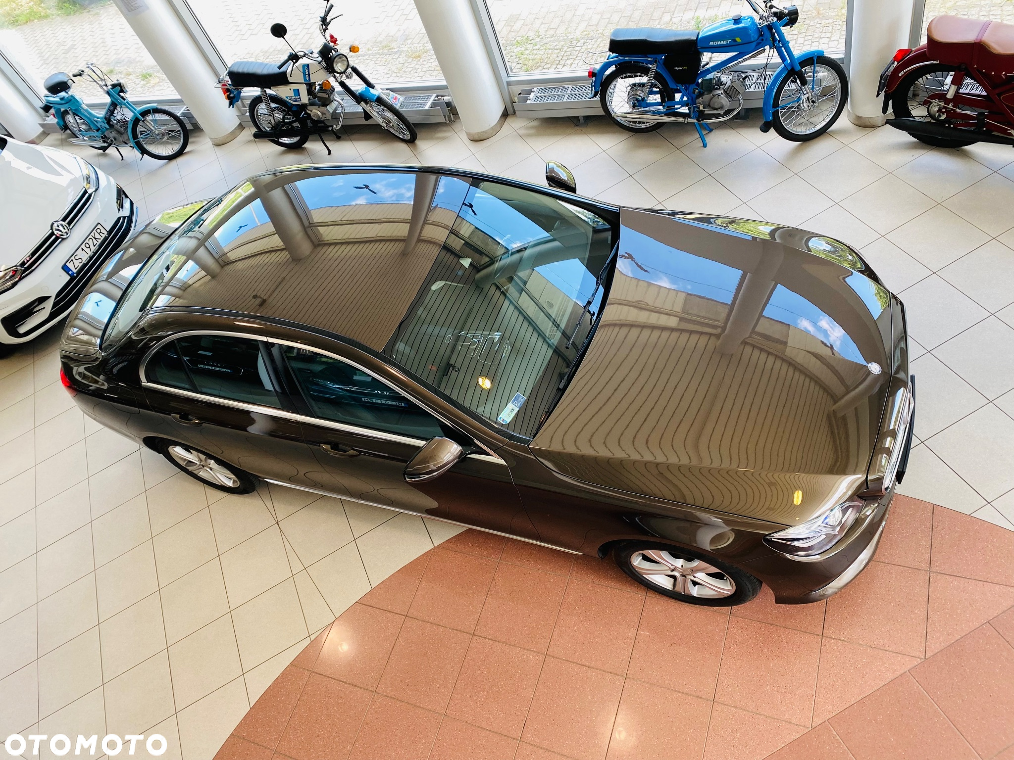 Mercedes-Benz Klasa E 220 d 9G-TRONIC - 14