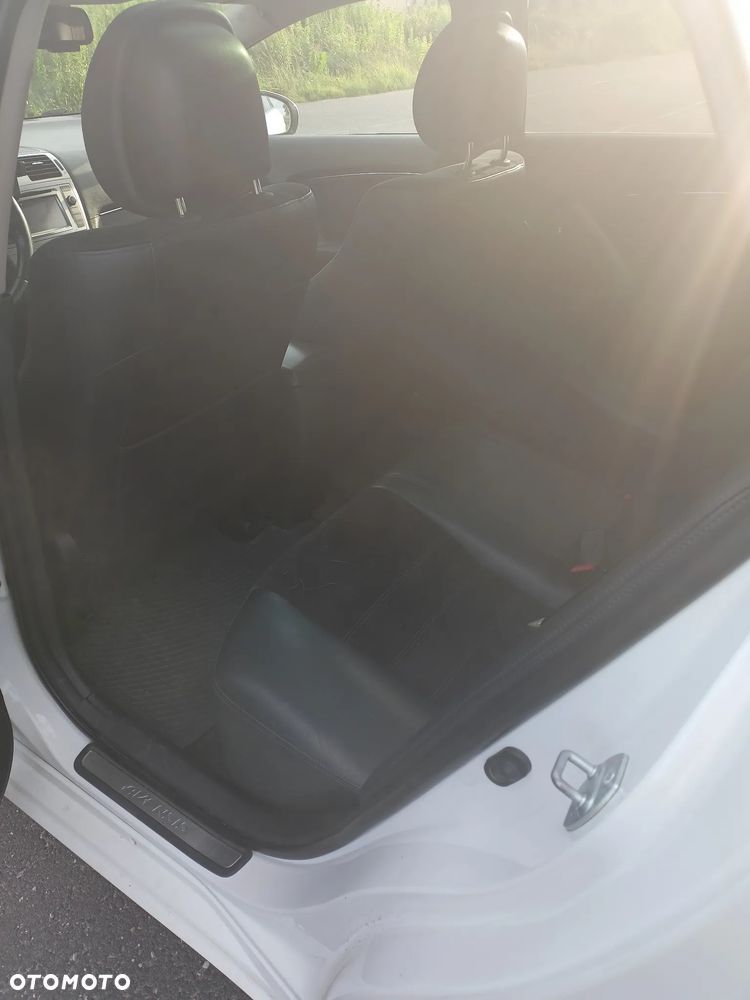 Toyota Avensis 2.0 Business Edition - 13