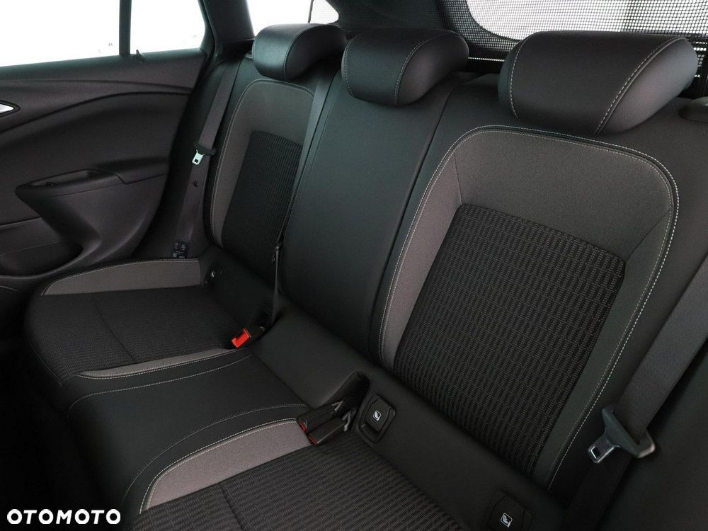 Opel Astra 1.2 T Elegance S&S - 18