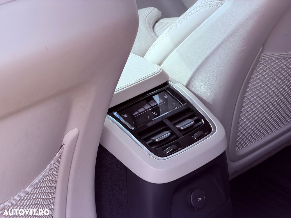 Volvo XC 90 T8 AWD PHEV Plus Dark - 8