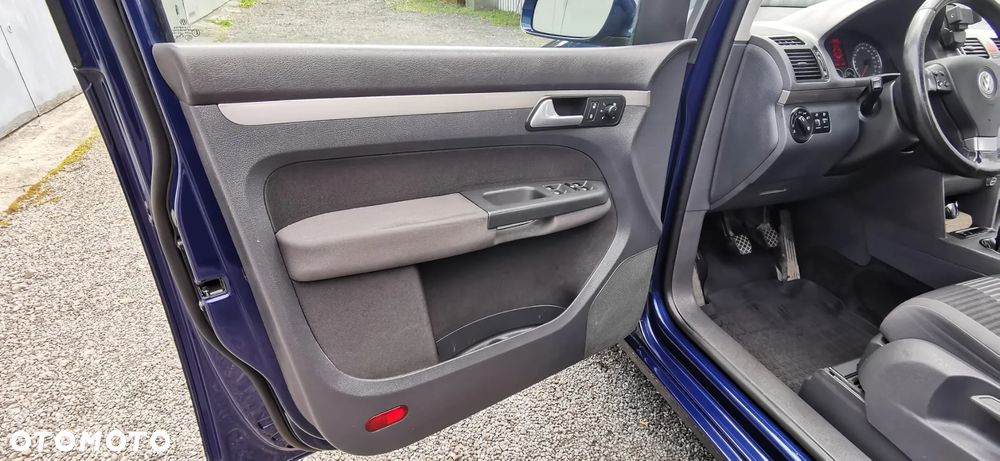 Volkswagen Touran 2.0 TDI Highline - 16