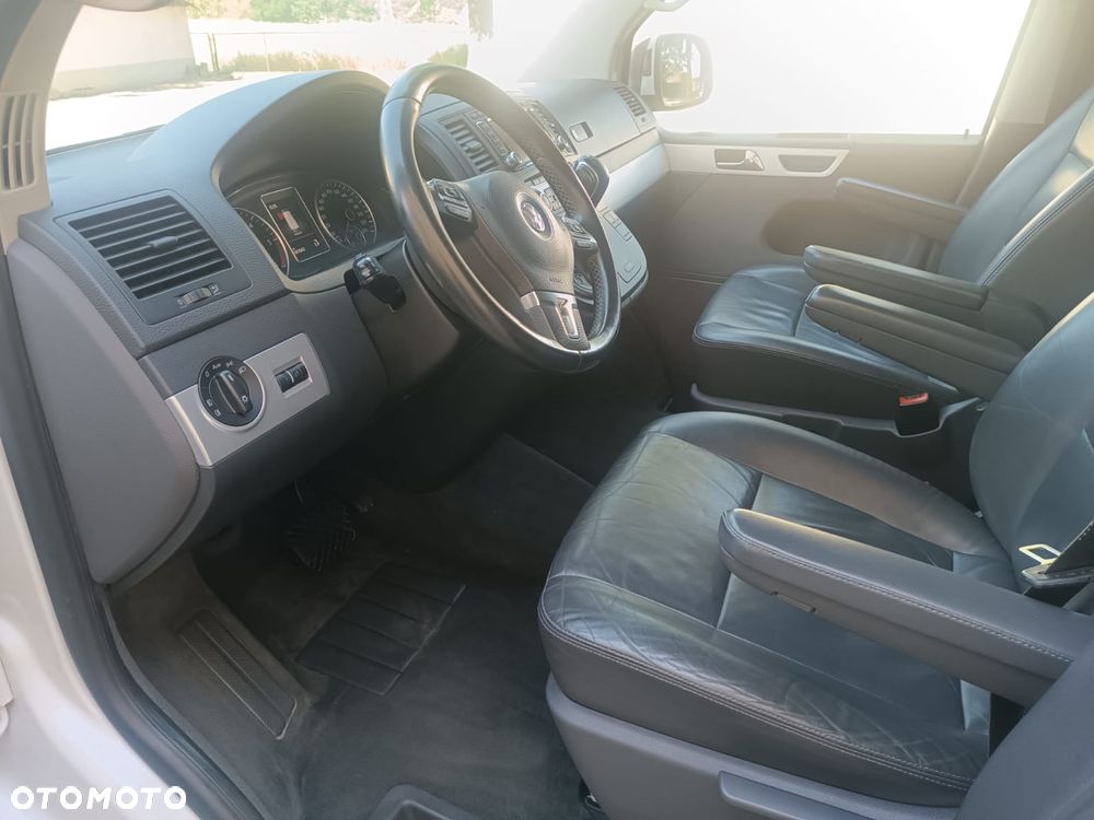 Volkswagen Multivan - 9