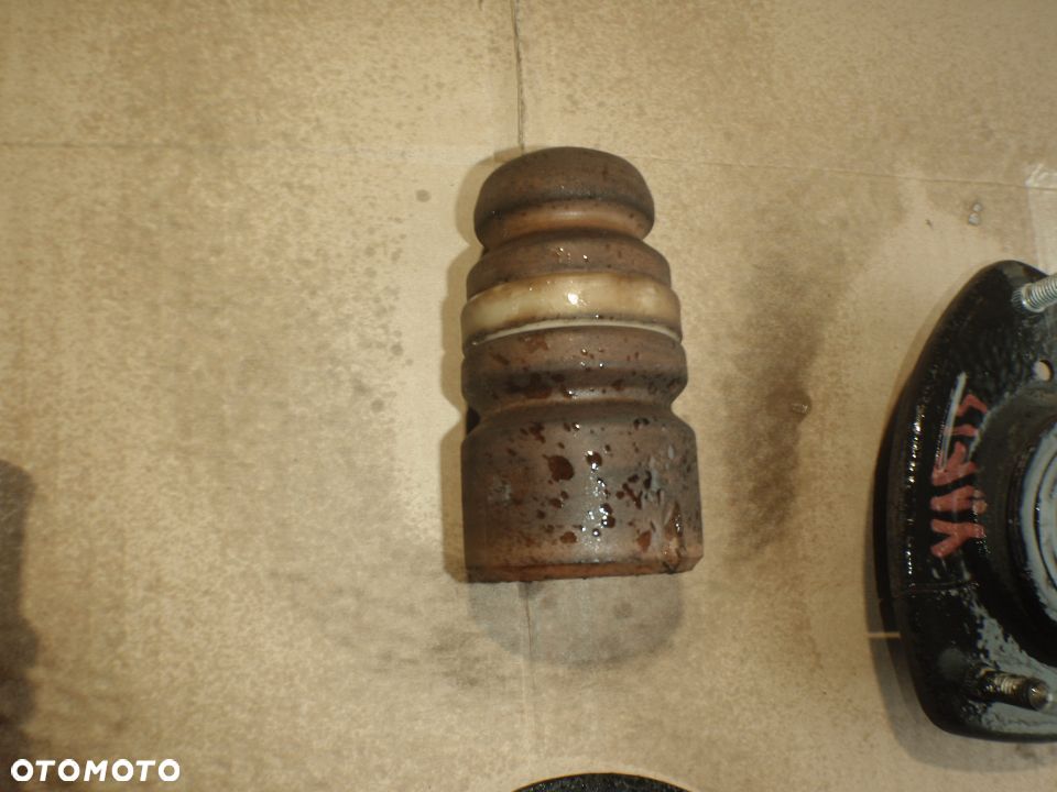 amortyzator sprężyna macperson poduszka toyota yaris I przód tył stan jak nowy - 8