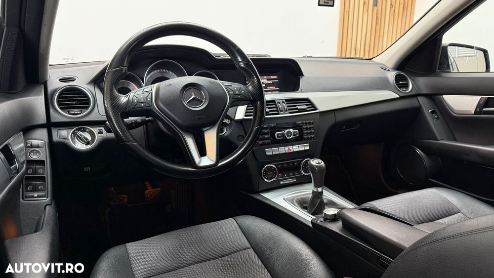 Mercedes-Benz C 180 CDI DPF (BlueEFFICIENCY) Avantgarde - 24