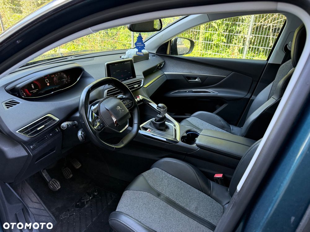Peugeot 5008 PureTech 130 Stop & Start Allure Business-Paket - 15