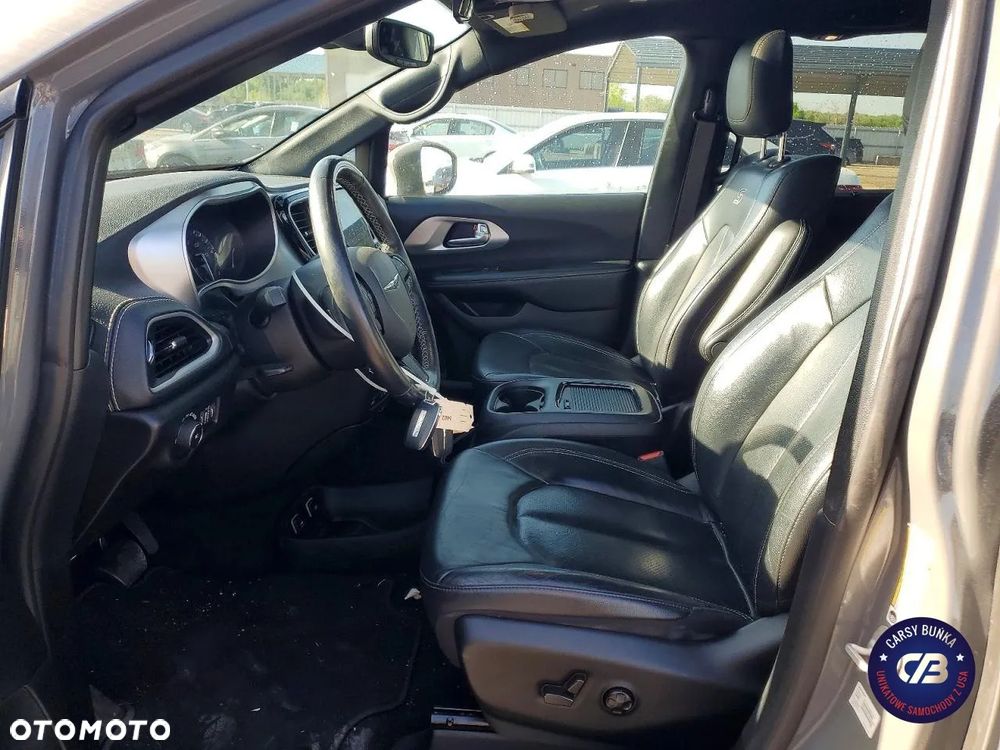 Chrysler Pacifica - 6