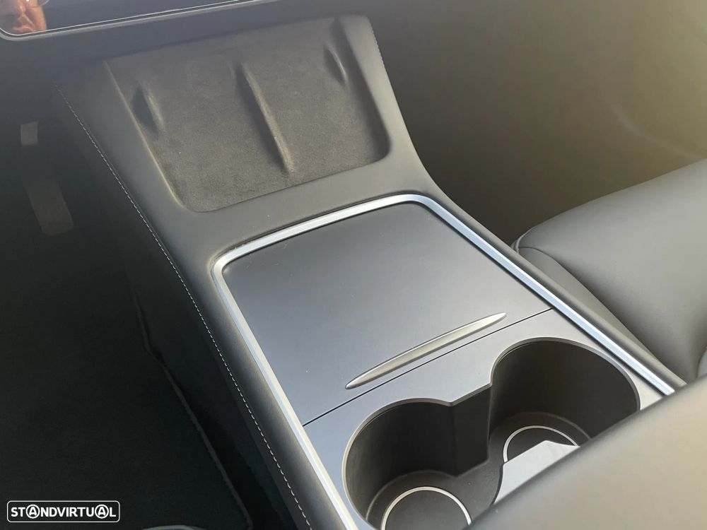 Tesla Model 3 RWD - 31