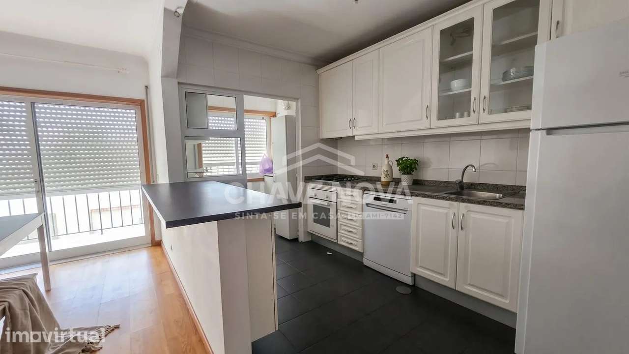 LA- Apartamento T2 c/ Garagem Box em Vilar do Paraíso - Grande imagem: 5/19