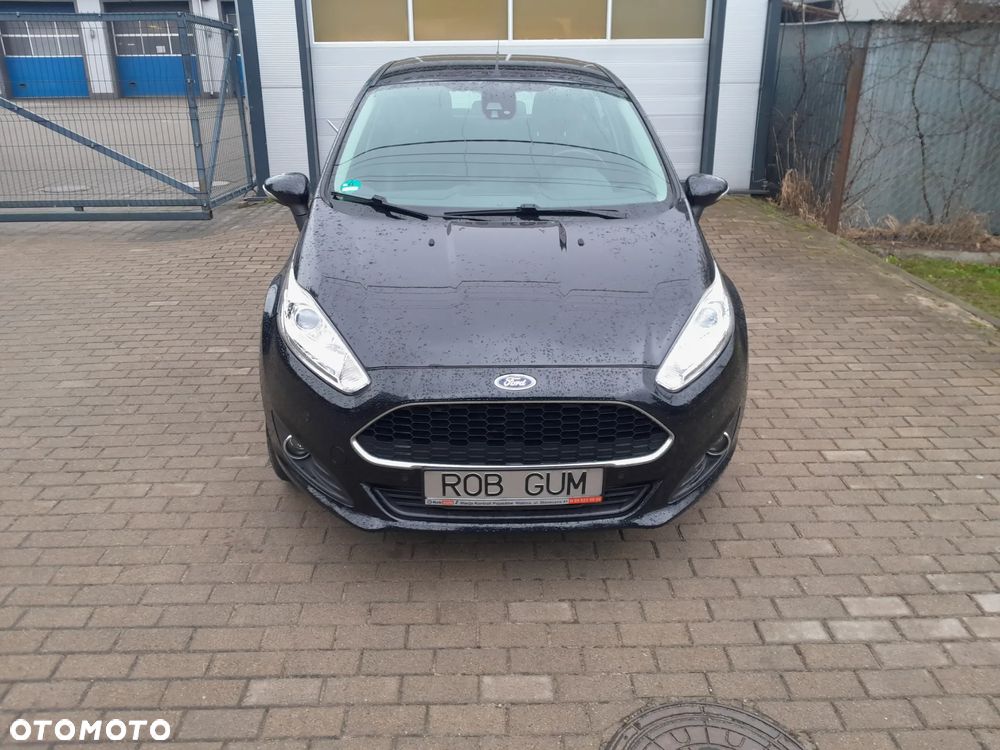 Ford Fiesta 1.0 Champions Edition - 8