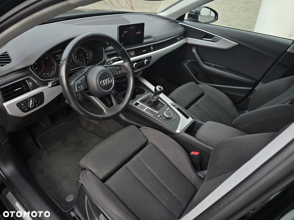 Audi A4 Avant 2.0 TFSI ultra design - 13