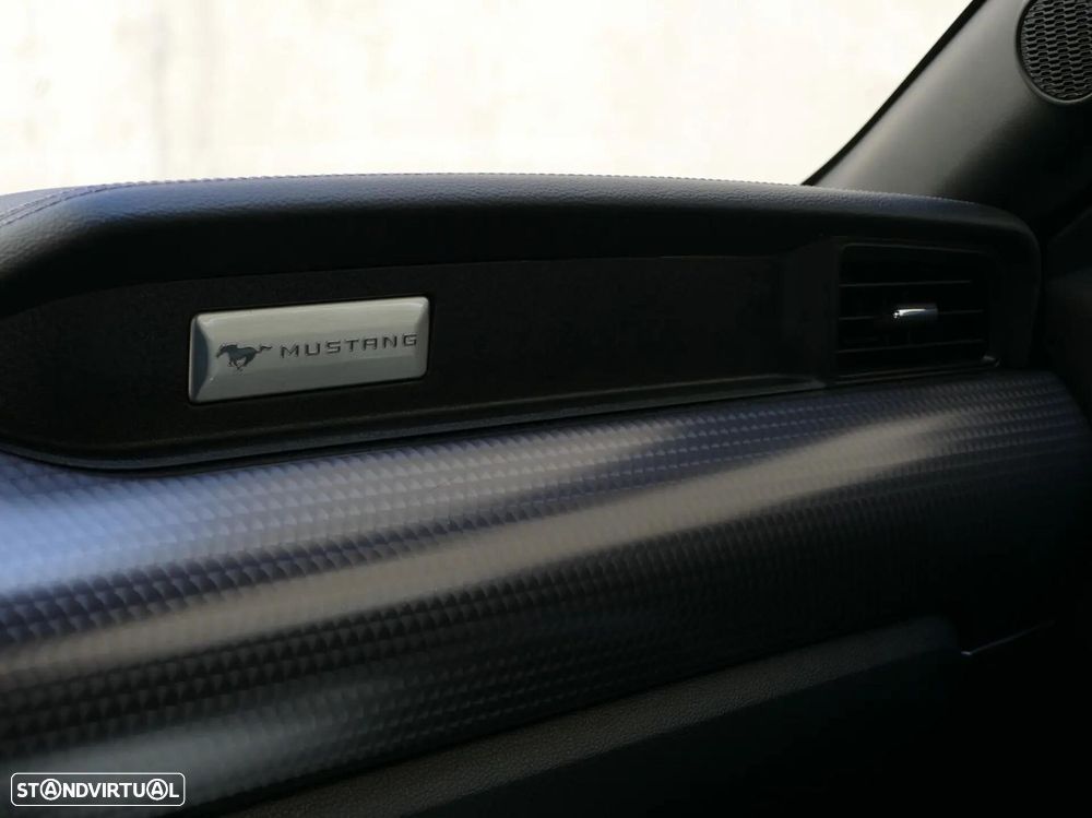 Ford Mustang - 30