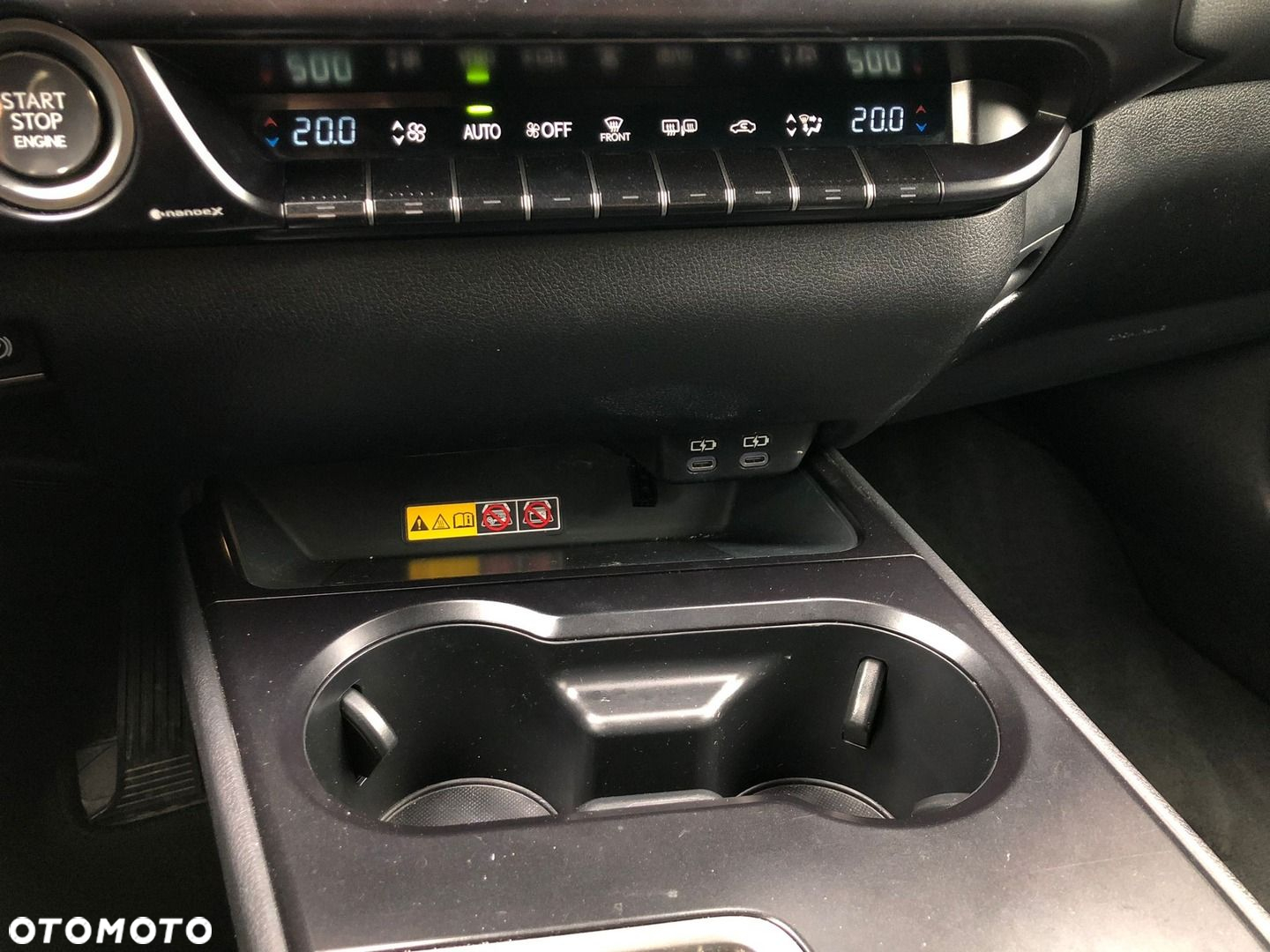 Lexus UX - 23