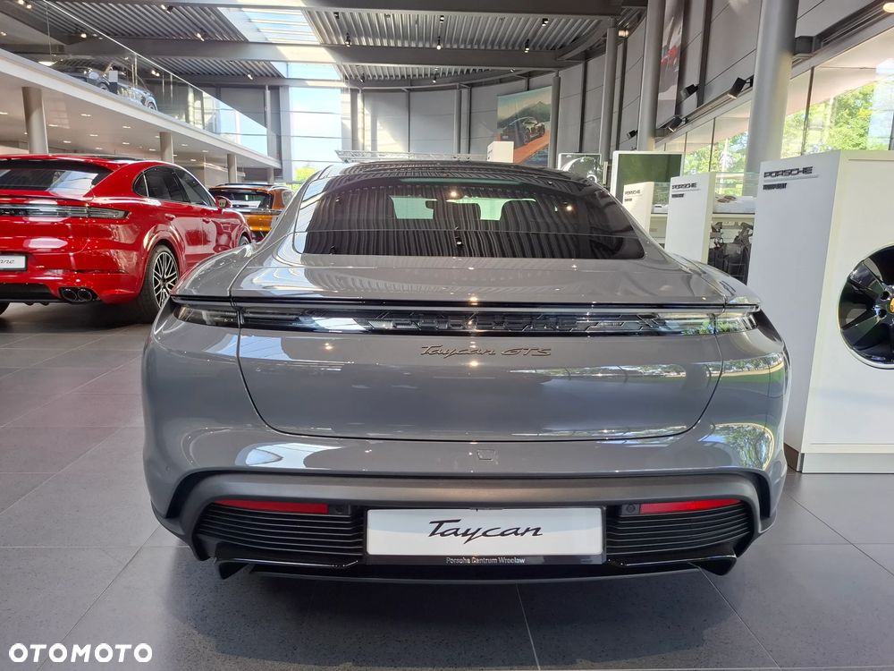 Porsche Taycan GTS - 8