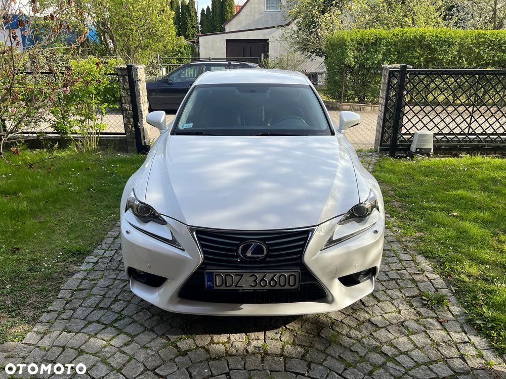 Lexus IS 300h Elite - 1