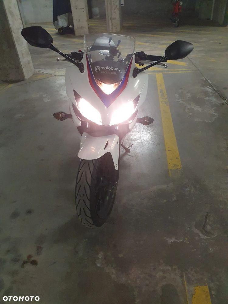 Honda CBR - 3